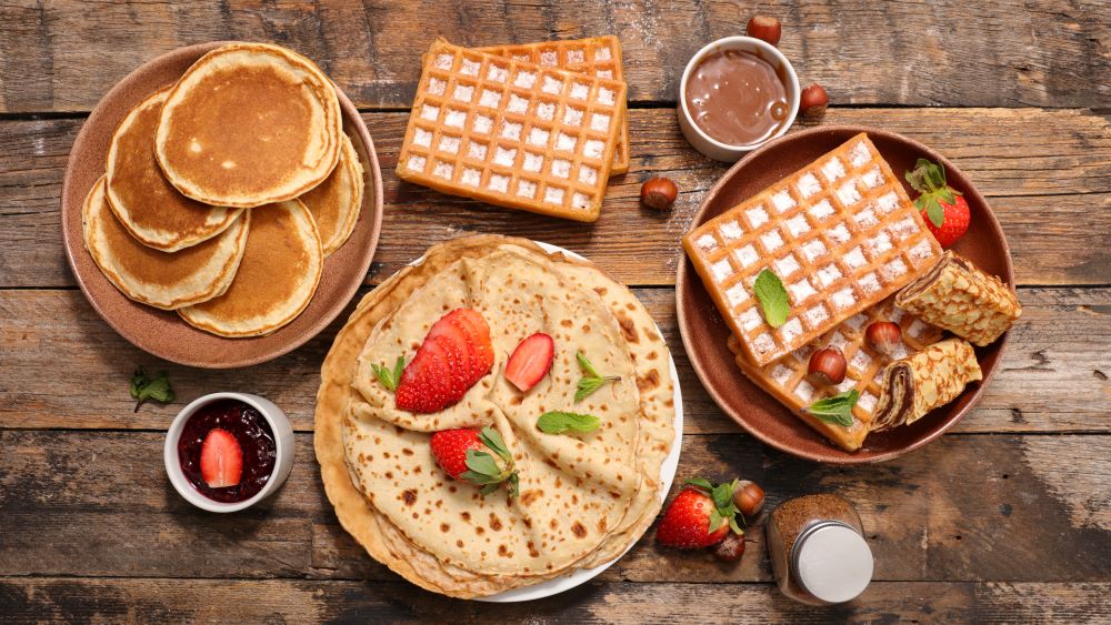 Pfannkuchen und Waffeln